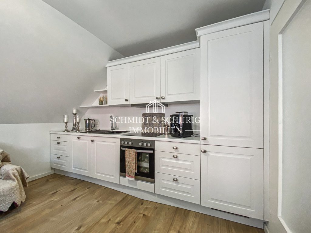 Immobilienangebot - Ubstadt-Weiher / Stettfeld - Alle - Wunderschöne Wohnung mit ausgebautem Dachboden zu vermieten!