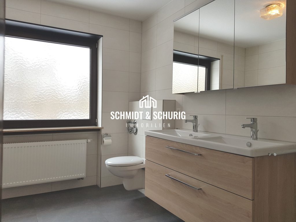 Immobilienangebot - Bruchsal - Alle - Etagenwohnung mit Balkon, Keller und Stellplatz in ruhiger Wohnlage.
