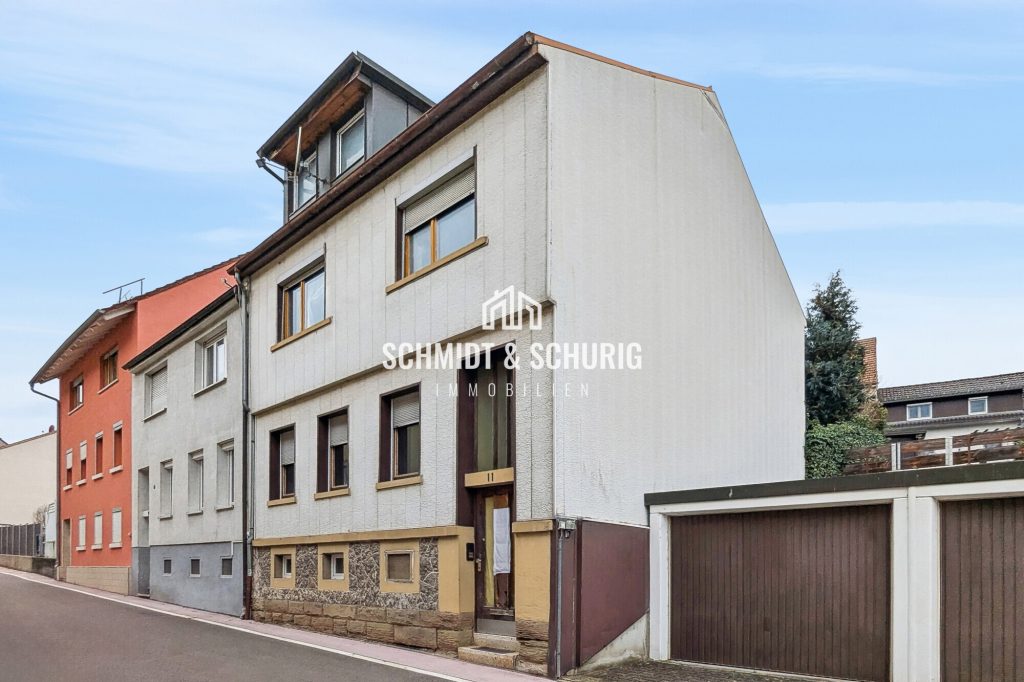 Immobilienangebot - Pforzheim / Eutingen an der Enz - Alle - Reihenendhaus mit historischem Charme und Gestaltungspotenzial.