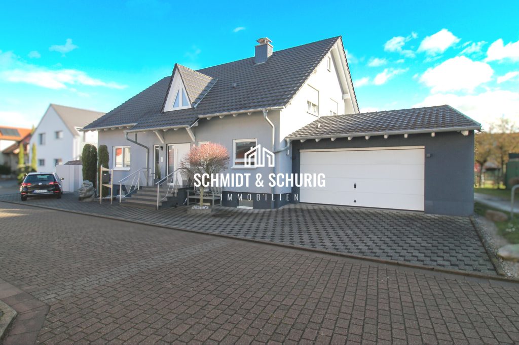 Immobilienangebot - Kronau - Alle - Willkommen in Ihrem Traumhaus in Kronau! Einfamilienhaus mit großem Garten.