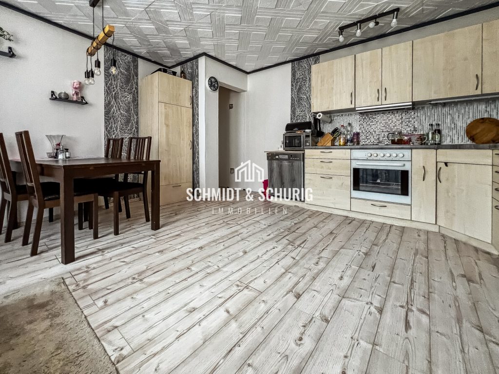 Immobilienangebot - Kürnbach - Alle - Einfamilienhaus mit Potenzial – mit Balkon und Keller in ruhiger Lage