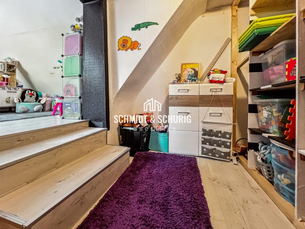 Immobilienangebot - Kürnbach - Alle - Einfamilienhaus mit Potenzial – mit Balkon und Keller in ruhiger Lage