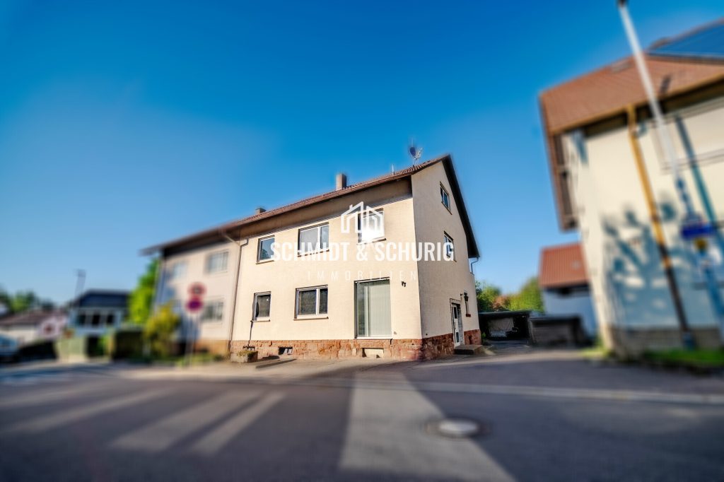 Immobilienangebot - Bretten / Bauerbach - Alle - Charmante Doppelhaushälfte mit großem Grundstück