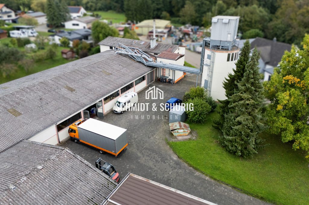 Immobilienangebot - Kraichtal / Oberöwisheim - Alle - Gewerbeeinheit im Kraichtal mit
großer Hallen - und Lagerfläche