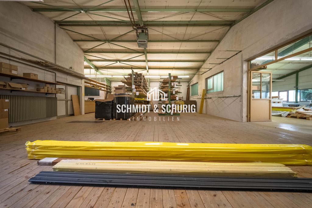 Immobilienangebot - Kraichtal / Oberöwisheim - Alle - Gewerbeeinheit im Kraichtal mit
großer Hallen - und Lagerfläche