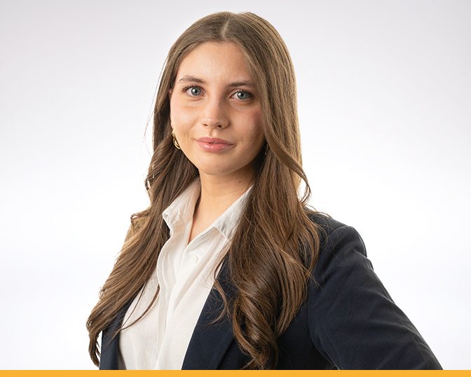 Schmidt-Schurig-Immobilien-Merle-Des Ein Foto der Immobilienkauffrau in Ausbildung Merle Dres