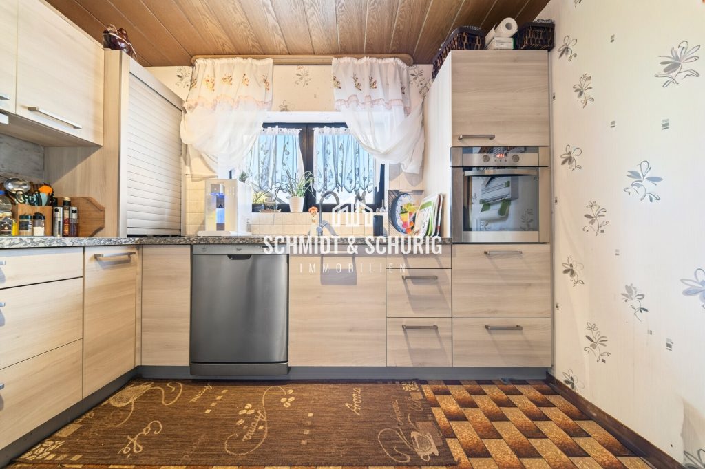 Immobilienangebot - Bretten - Alle - Solides Einfamilienhaus mit Einliegerwohnung und großem Garten