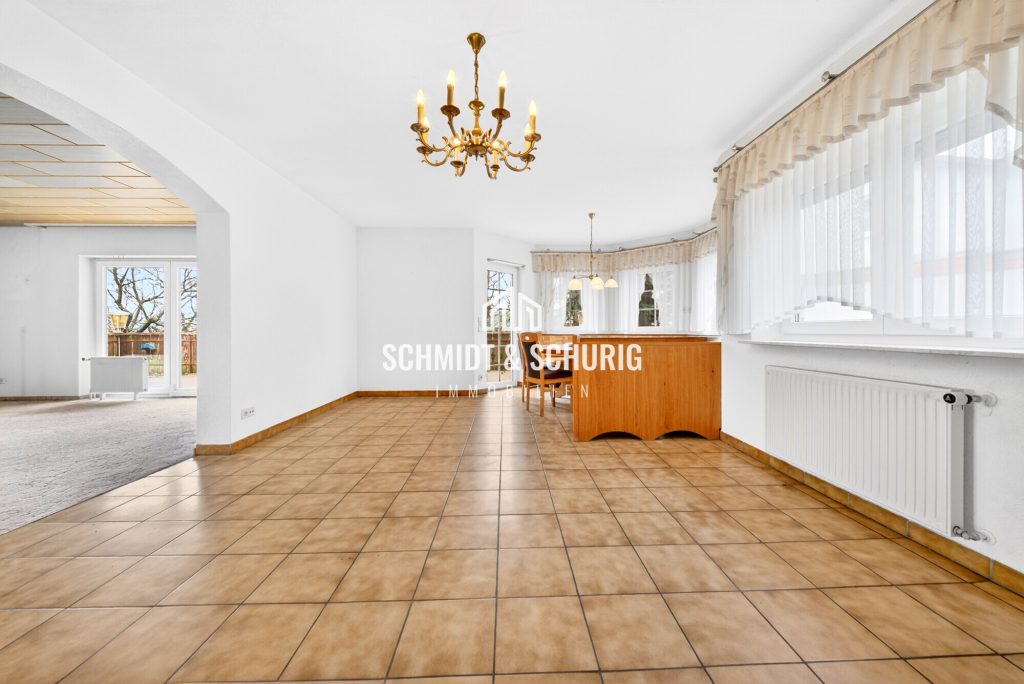 Immobilienangebot - Kraichtal / Unteröwisheim - Alle - Stilvoll wohnen: Exklusive Stadtvilla im Kraichtal