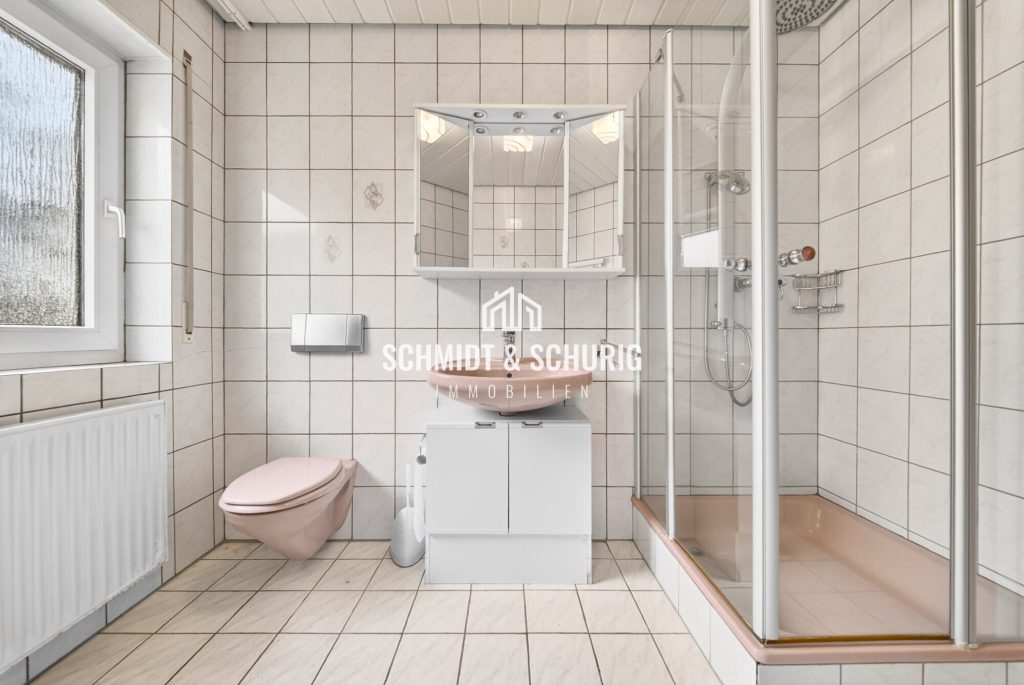Immobilienangebot - Kraichtal / Unteröwisheim - Alle - Stilvoll wohnen: Exklusive Stadtvilla im Kraichtal
