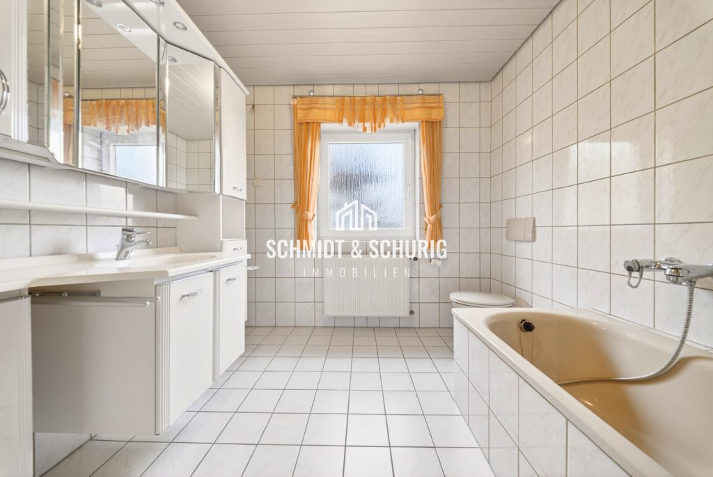 Immobilienangebot - Kraichtal / Unteröwisheim - Alle - Stilvoll wohnen: Exklusive Stadtvilla im Kraichtal