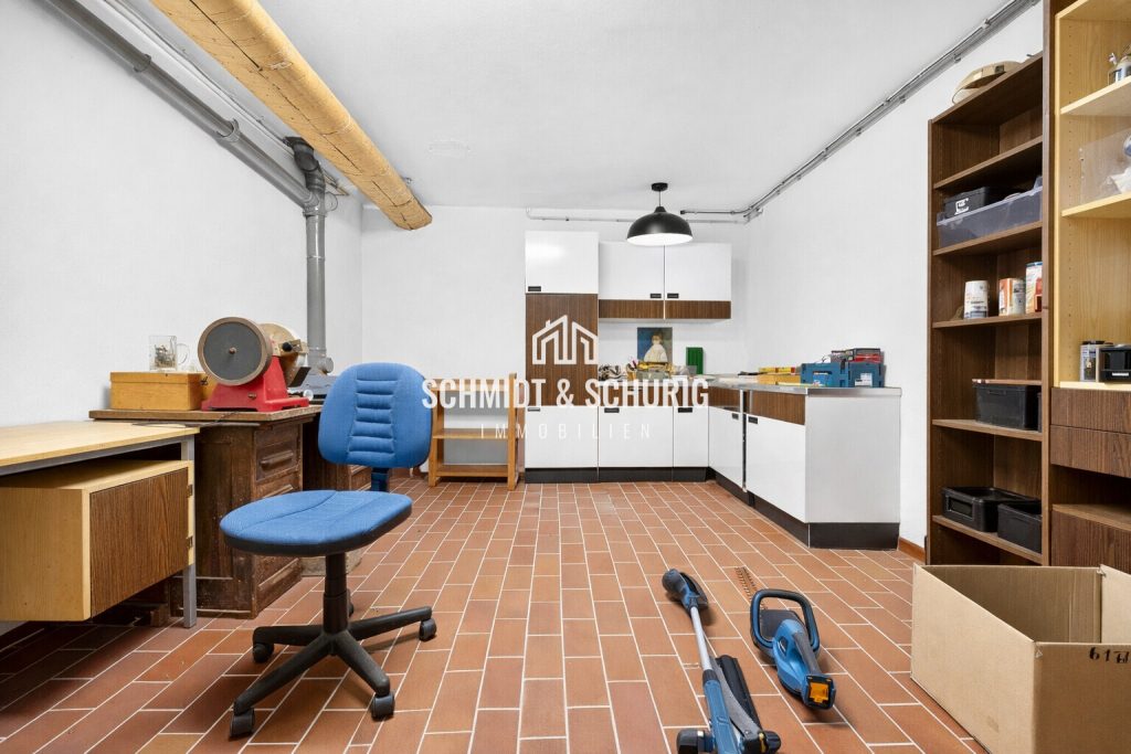 Immobilienangebot - Bretten - Alle - Einfamilienhaus in Bretten: Großes Grundstück, viel Potenzial