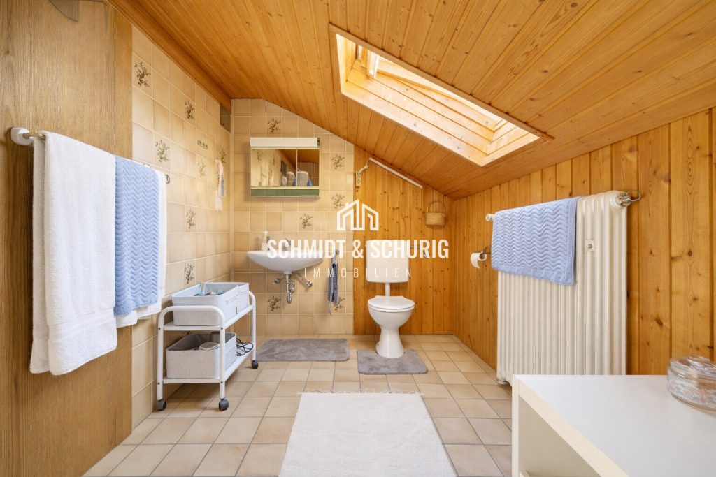 Immobilienangebot - Bretten - Alle - Einfamilienhaus in Bretten: Großes Grundstück, viel Potenzial