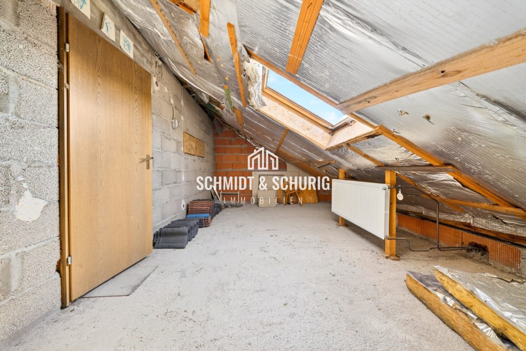 Immobilienangebot - Bretten - Alle - Einfamilienhaus in Bretten: Großes Grundstück, viel Potenzial
