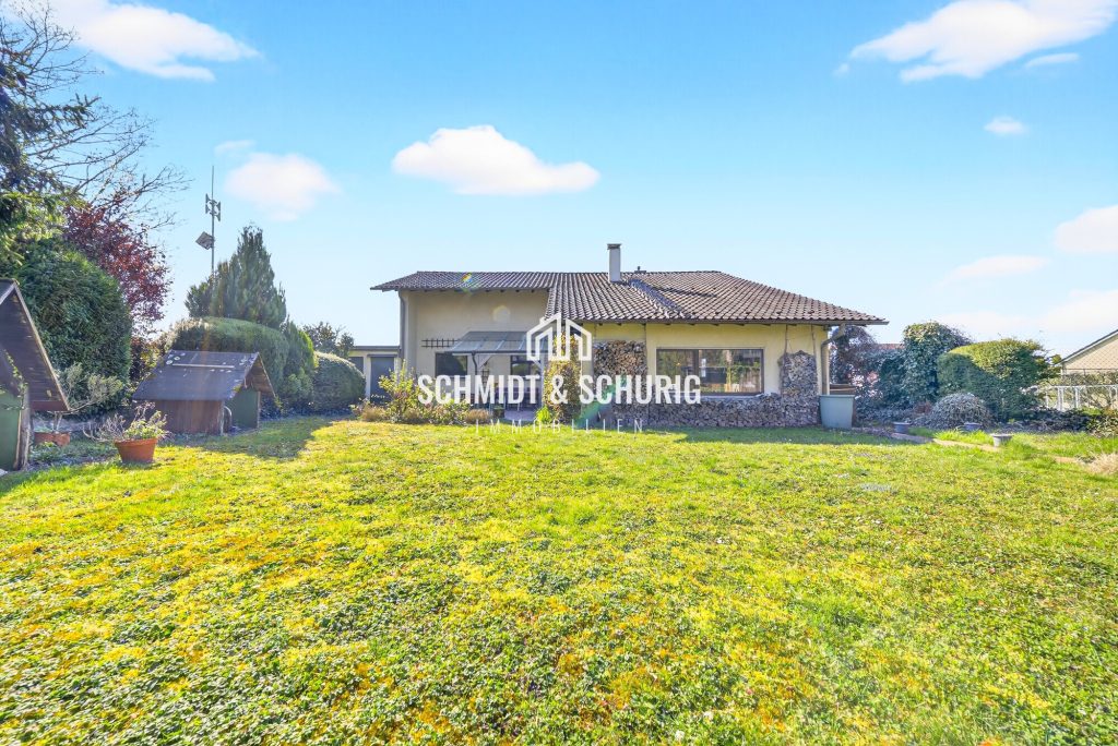 Immobilienangebot - Bretten - Alle - Einfamilienhaus in Bretten: Großes Grundstück, viel Potenzial