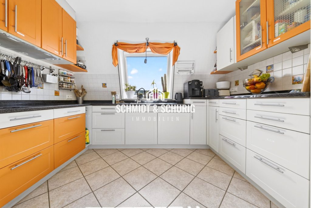 Immobilienangebot - Mühlacker / Lomersheim - Alle - Gepflegte 4-Zimmer Wohnung mit Balkon und Garage