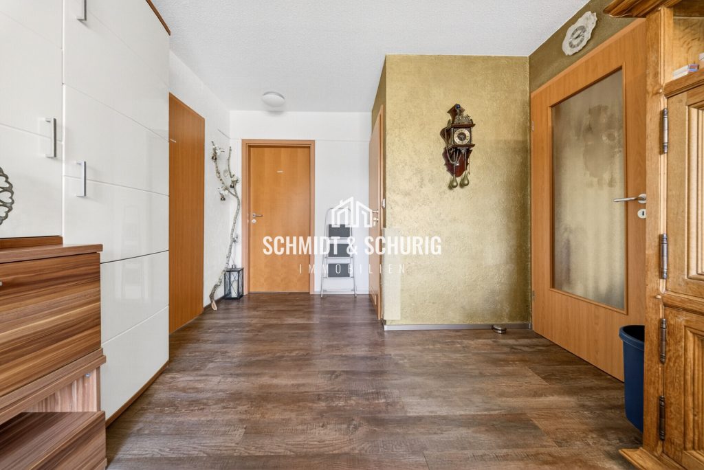 Immobilienangebot - Mühlacker / Lomersheim - Alle - Gepflegte 4-Zimmer Wohnung mit Balkon und Garage
