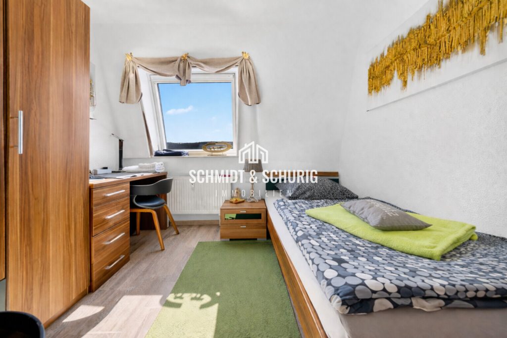 Immobilienangebot - Mühlacker / Lomersheim - Alle - Gepflegte 4-Zimmer Wohnung mit Balkon und Garage
