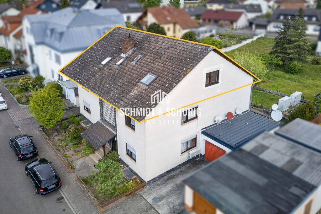 Immobilienangebot - Oberhausen-Rheinhausen - Alle - Charmante Dachgeschosswohnung mit großer Garage und Gartenanteil
