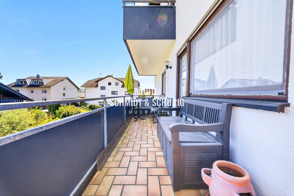 Immobilienangebot - Forst - Alle - Freundliche Etagenwohnung mit Balkon, Garage und solider Mieteinnahme