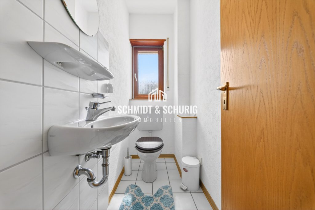 Immobilienangebot - Forst - Alle - Freundliche Etagenwohnung mit Balkon, Garage und solider Mieteinnahme