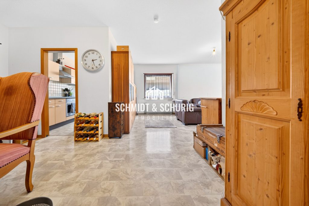 Immobilienangebot - Forst - Alle - Freundliche Etagenwohnung mit Balkon, Garage und solider Mieteinnahme
