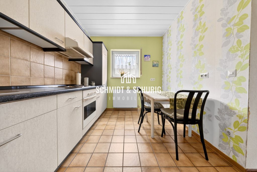 Immobilienangebot - Oberhausen-Rheinhausen - Alle - Charmante 2-Zimmer-Wohnung mit Balkon und viel Potenzial