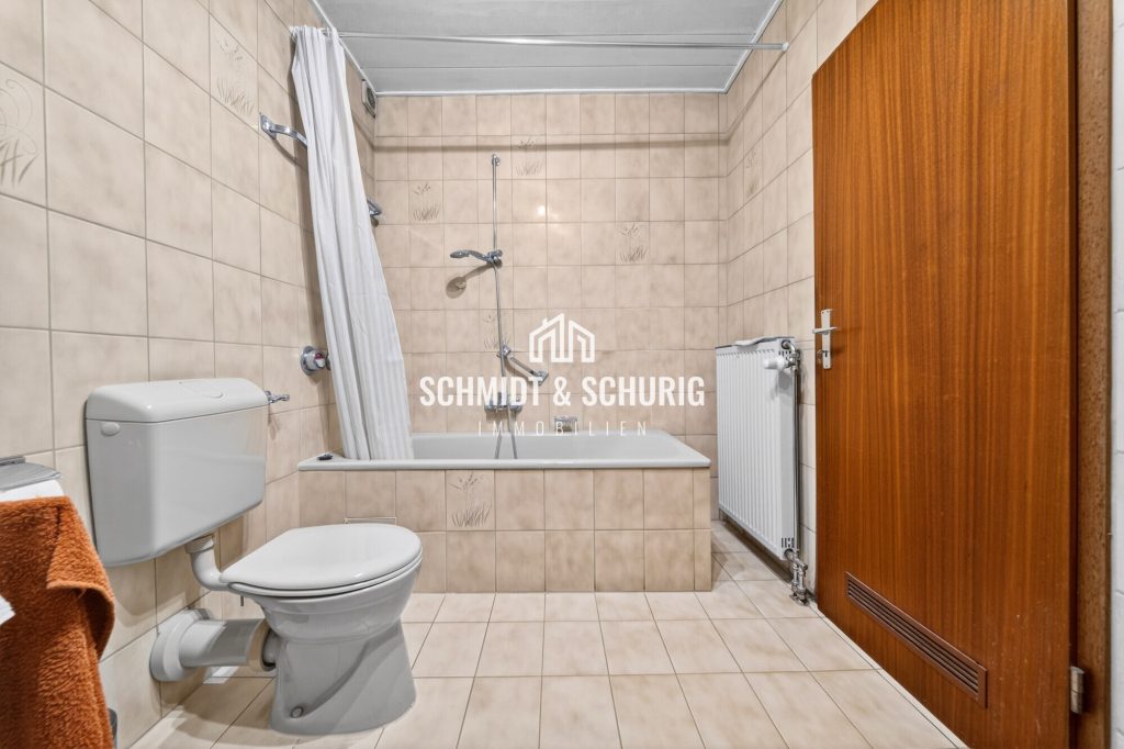 Immobilienangebot - Oberhausen-Rheinhausen - Alle - Charmante 2-Zimmer-Wohnung mit Balkon und viel Potenzial