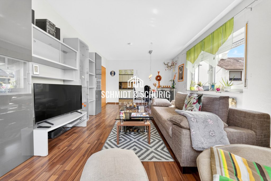 Immobilienangebot - Oberhausen-Rheinhausen - Alle - Charmante 2-Zimmer-Wohnung mit Balkon und viel Potenzial