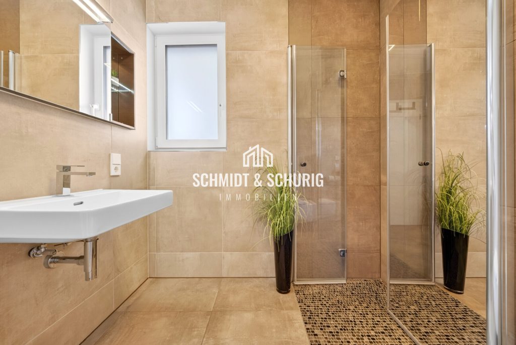 Gäste – Duschbad Immobilienangebot - Bruchsal - Alle - Exklusives Einfamililienhaus mit großer Garage und tollem Grundstück