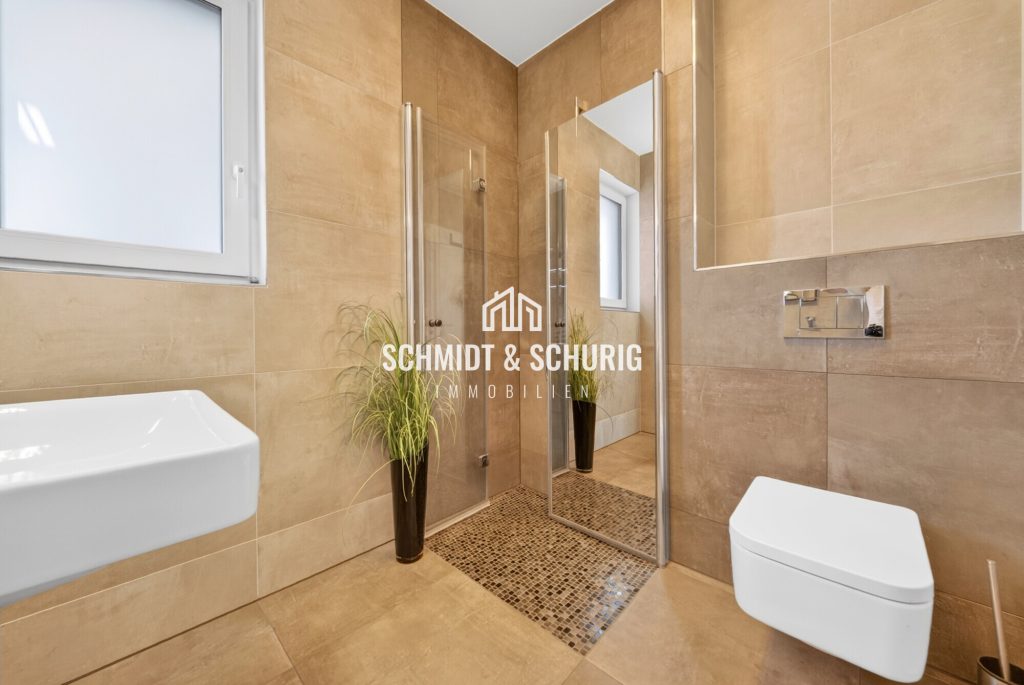 Gäste – Duschbad Immobilienangebot - Bruchsal - Alle - Exklusives Einfamililienhaus mit großer Garage und tollem Grundstück