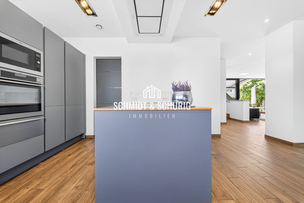 Küche Immobilienangebot - Bruchsal - Alle - Exklusives Einfamililienhaus mit großer Garage und tollem Grundstück