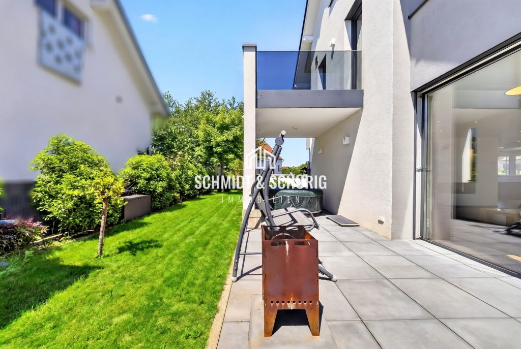 Immobilienangebot - Bruchsal - Alle - Exklusives Einfamililienhaus mit großer Garage und tollem Grundstück