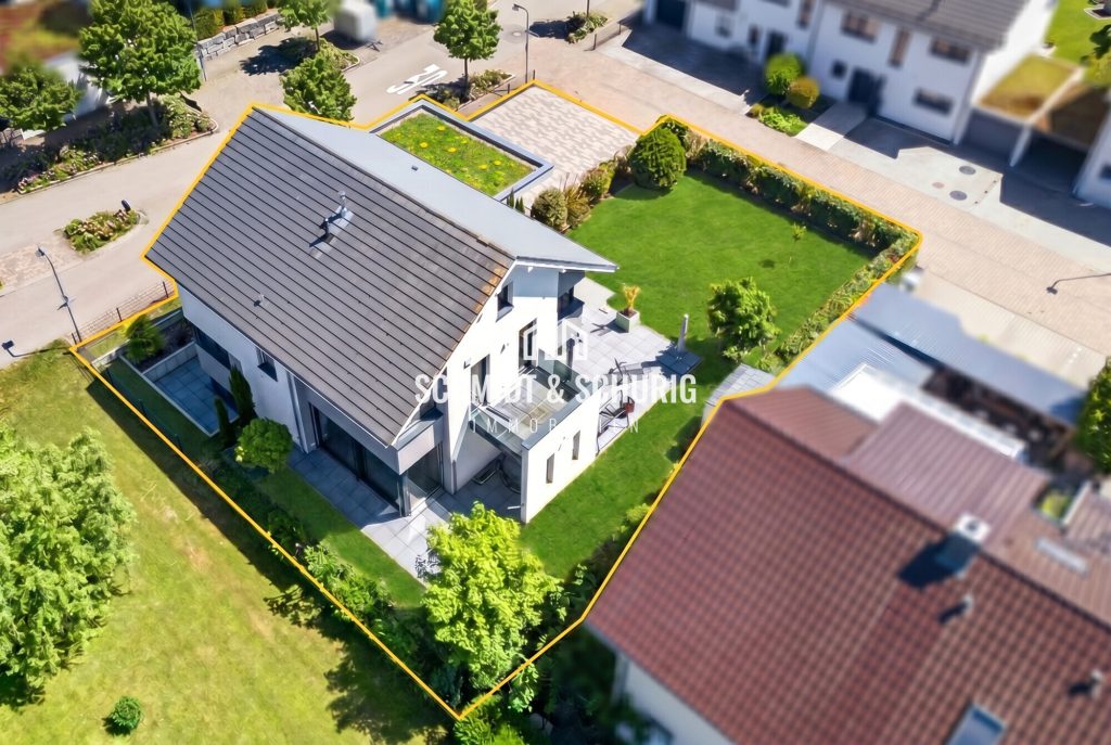 Immobilienangebot - Bruchsal - Alle - Exklusives Einfamililienhaus mit großer Garage und tollem Grundstück