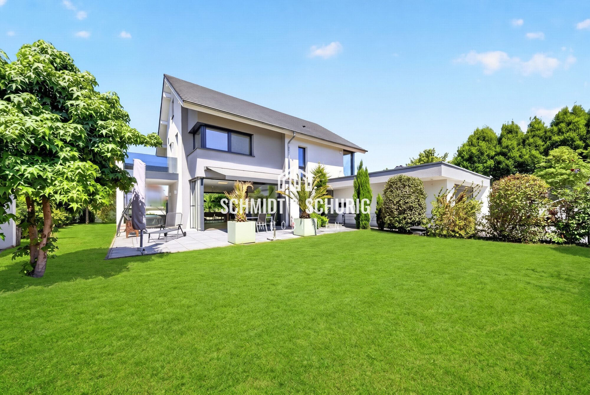 Immobilienangebot - Bruchsal - Alle - Exklusives Einfamililienhaus mit großer Garage und tollem Grundstück