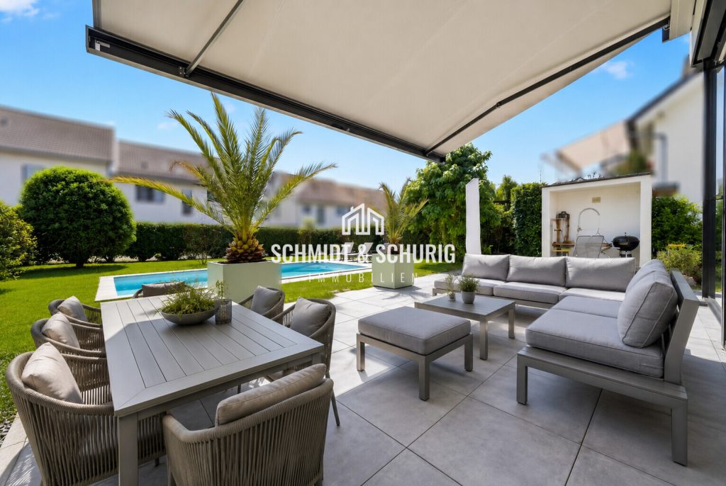 Immobilienangebot - Bruchsal - Alle - Exklusives Einfamililienhaus mit großer Garage und tollem Grundstück