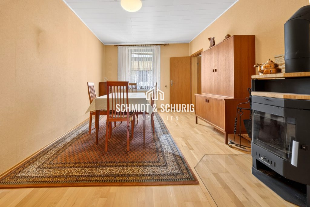 Immobilienangebot - Bruchsal / Untergrombach - Alle - Charmantes Einfamilienhaus mit Ausbaupotenzial und großem Grundstück