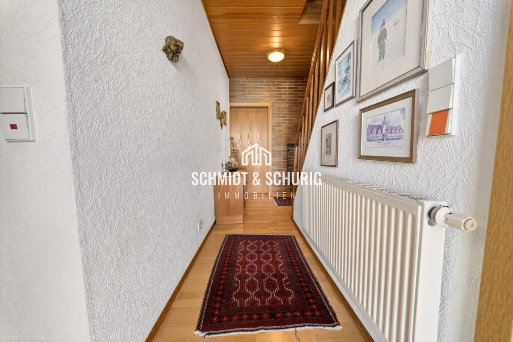 Immobilienangebot - Bruchsal / Untergrombach - Alle - Charmantes Einfamilienhaus mit Ausbaupotenzial und großem Grundstück