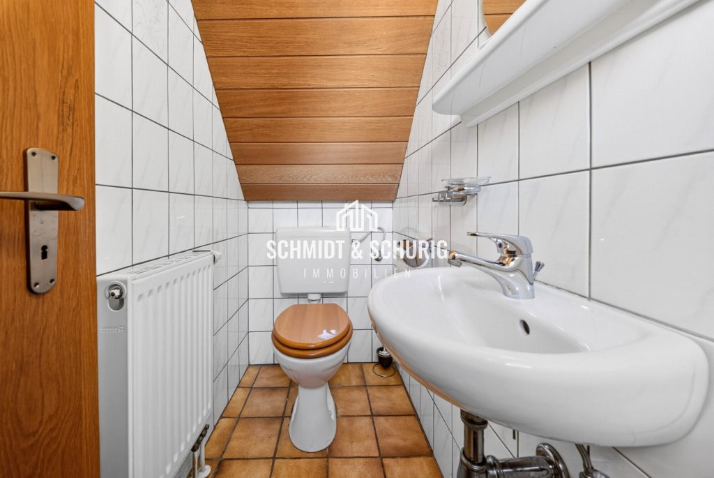 Immobilienangebot - Bruchsal / Untergrombach - Alle - Charmantes Einfamilienhaus mit Ausbaupotenzial und großem Grundstück