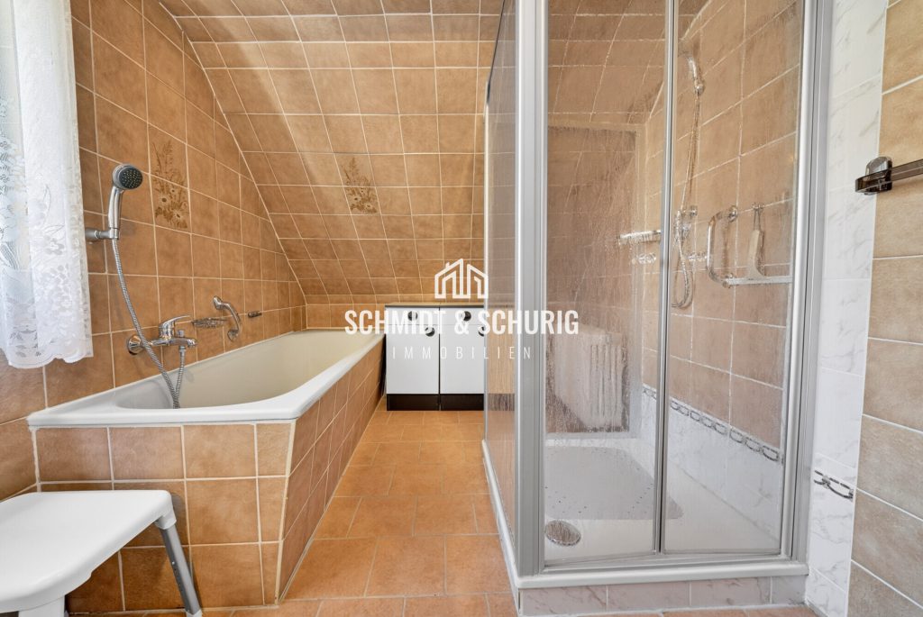 Immobilienangebot - Bruchsal / Untergrombach - Alle - Charmantes Einfamilienhaus mit Ausbaupotenzial und großem Grundstück