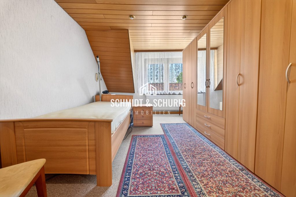 Immobilienangebot - Bruchsal / Untergrombach - Alle - Charmantes Einfamilienhaus mit Ausbaupotenzial und großem Grundstück