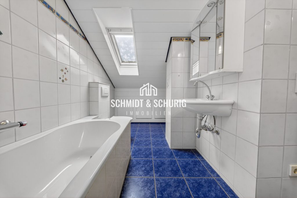 Immobilienangebot - Dielheim - Alle - Großzügiges Einfamilienhaus mit viel Potenzial in begehrter Lage von Dielheim