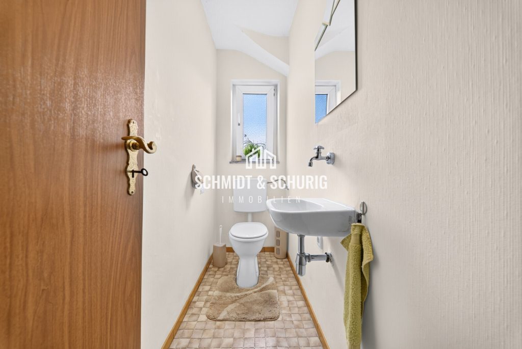Immobilienangebot - Karlsdorf-Neuthard - Alle - Charmantes Zweifamilienhaus mit viel Potenzial und großem Grundstück