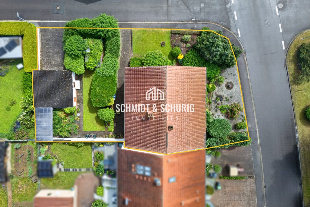 Immobilienangebot - Karlsdorf-Neuthard - Alle - Charmantes Zweifamilienhaus mit viel Potenzial und großem Grundstück