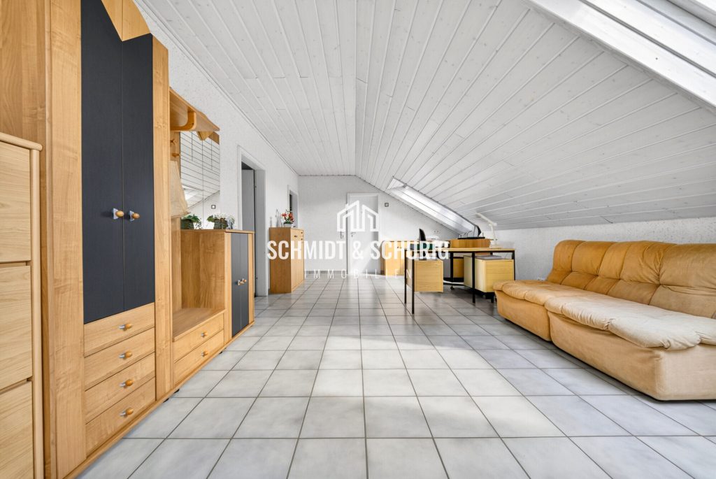 Immobilienangebot - Bretten / Gölshausen - Alle - Charmantes Einfamilienhaus mit großzügigem Grundstück und vielfältigen Möglichkeiten
