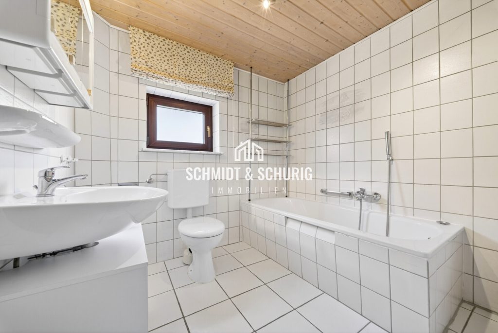 Immobilienangebot - Knittlingen - Alle - Charmantes, einseitig angebautes Einfamilienhaus in Knittlingen
