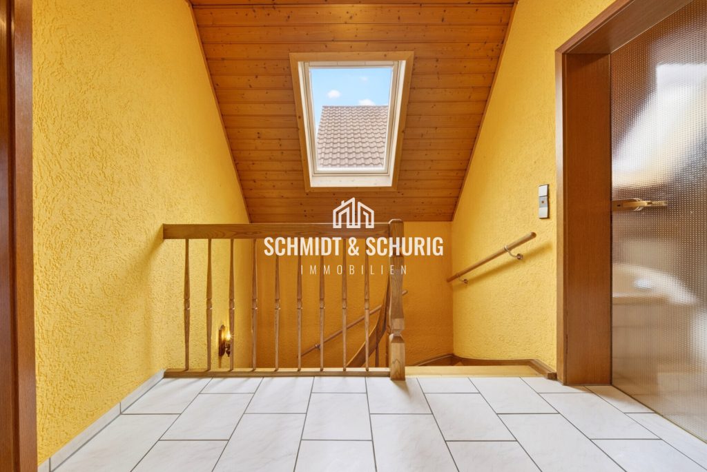 Immobilienangebot - Ubstadt-Weiher / Weiher - Alle - Besonderes Anwesen – Hinterhaus mit Pool, sowie Vorderhaus mit 2 Wohneinheiten (vermietet)