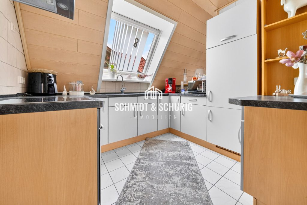 Immobilienangebot - Ubstadt-Weiher / Weiher - Alle - Besonderes Anwesen – Hinterhaus mit Pool, sowie Vorderhaus mit 2 Wohneinheiten (vermietet)