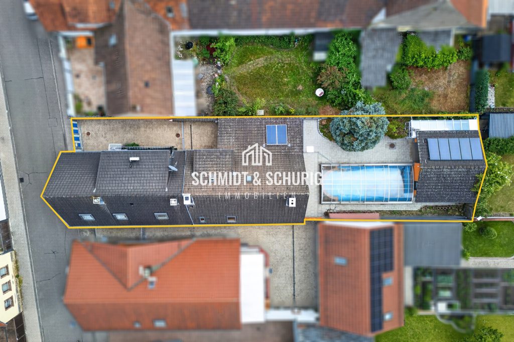 Immobilienangebot - Ubstadt-Weiher / Weiher - Alle - Besonderes Anwesen – Hinterhaus mit Pool, sowie Vorderhaus mit 2 Wohneinheiten (vermietet)