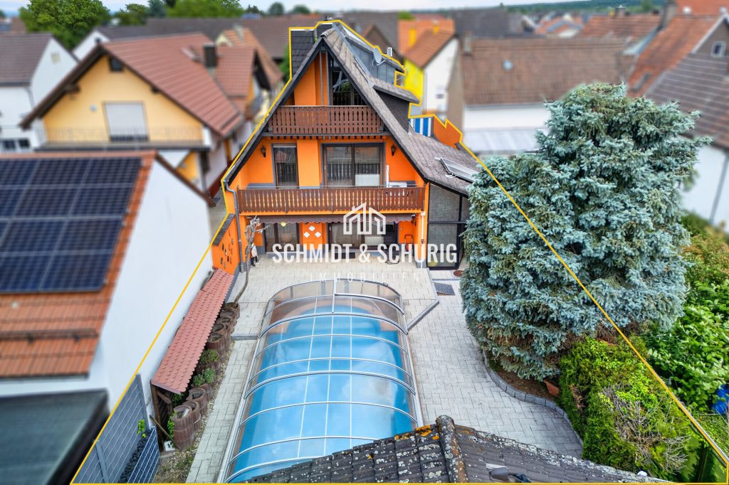 Immobilienangebot - Ubstadt-Weiher / Weiher - Alle - Besonderes Anwesen – Hinterhaus mit Pool, sowie Vorderhaus mit 2 Wohneinheiten (vermietet)