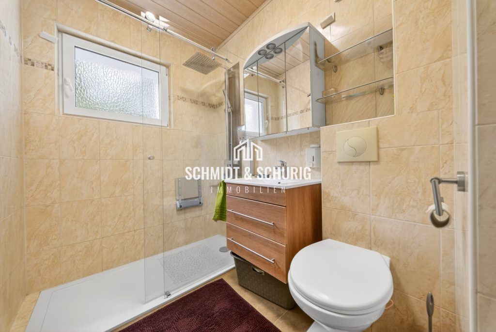 Immobilienangebot - Pforzheim - Alle - Energetisch sanierte Stadtvilla mit 3 Einheiten im Grünen und Garage
